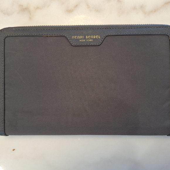 henri bendel Handbags - EUC Henri Bendel Dark Gray Continental Nylon Leather Trimmed Large Wallet